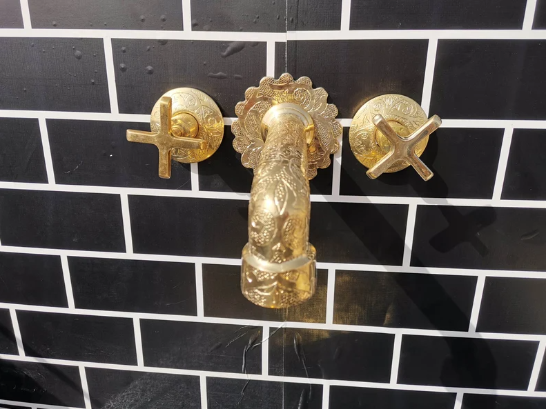 Unlacquered Brass Wall Mounted Faucet , Engraved Antique Brass Sink Faucet with rough in valve